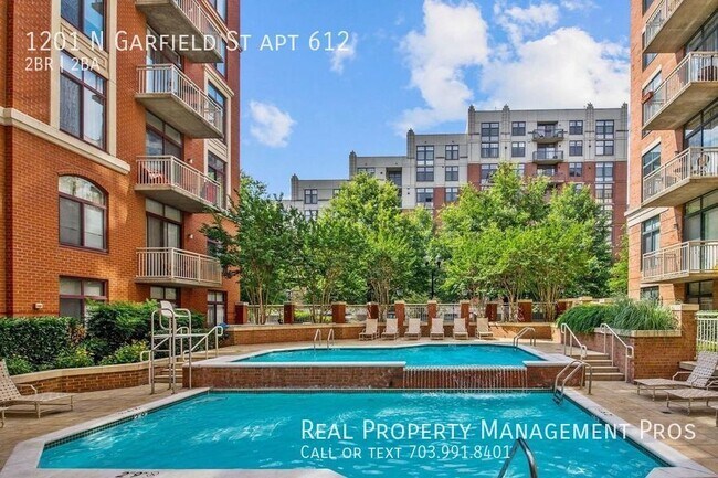 Building Photo - *COMING SOON* Beautiful Clarendon Condo in...