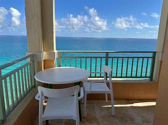 Foto del edificio - 2080 S Ocean Dr