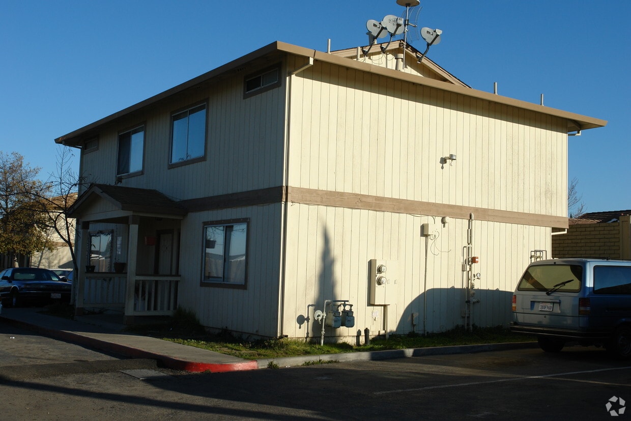 Building Photo - 817 Elkington Ave
