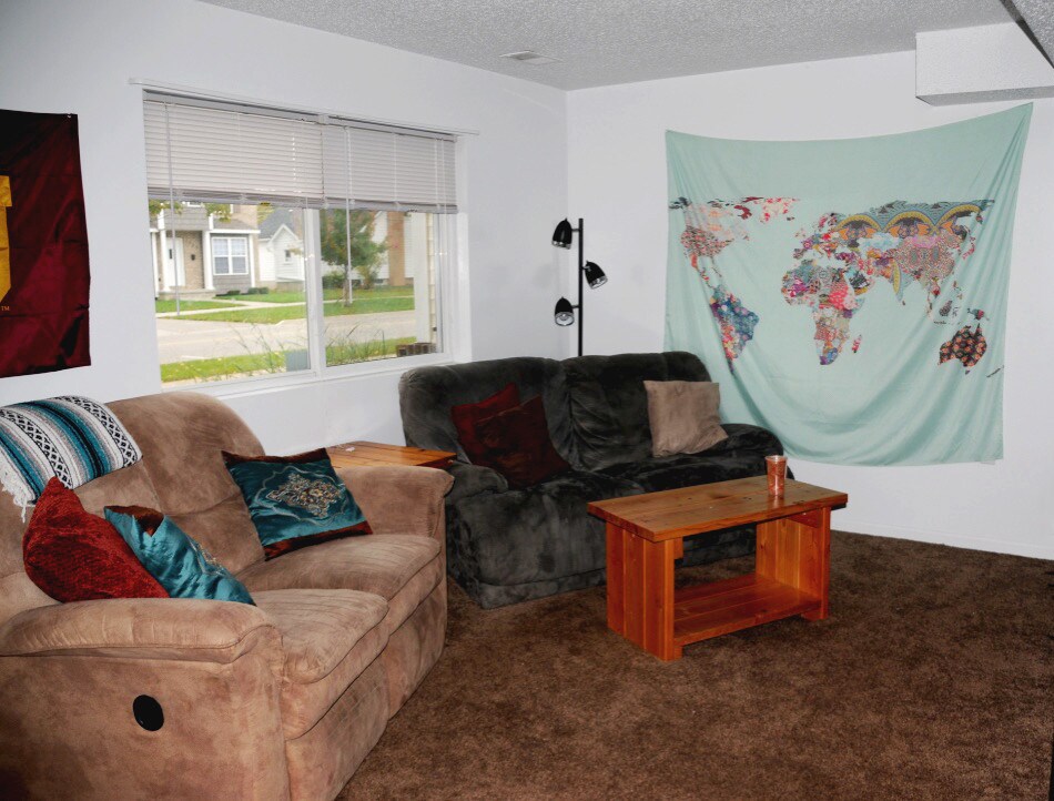 Foto del edificio - 330 W Cherry St