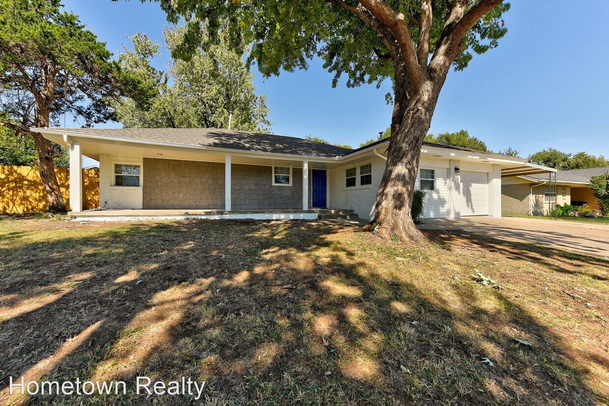 Foto principal - 4 br, 1.5 bath House - 9813 Village Drive