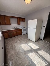 Building Photo - 835 Cook Ave