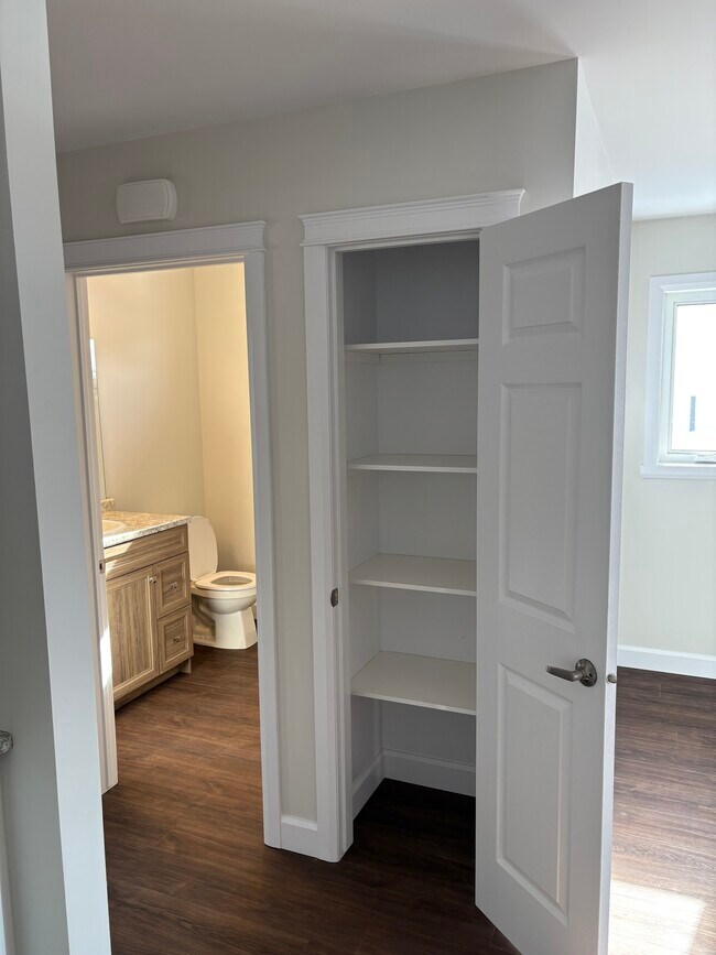 Photo du bâtiment - 303 Kooiman Av