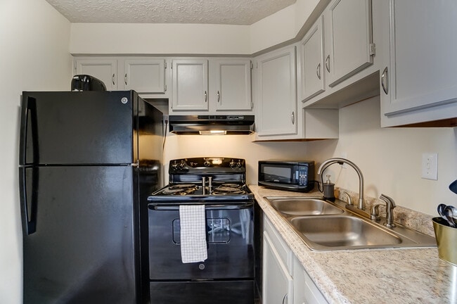 Building Photo - APARTMENT 705