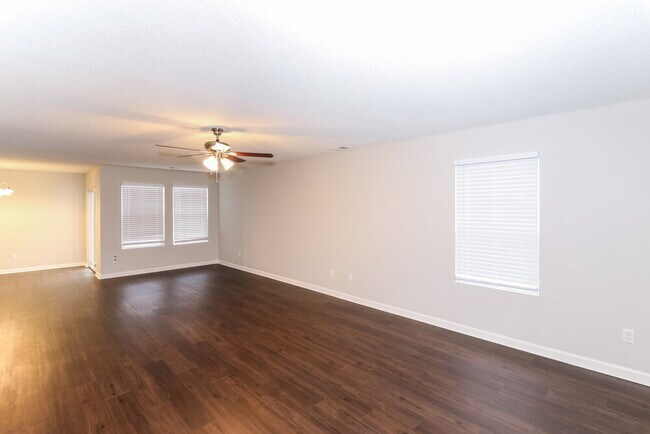 Building Photo - 9999 Chariden Dr