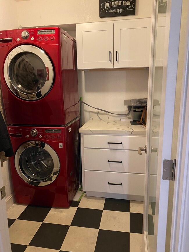 Foto del edificio - 52 Rainbow Cir