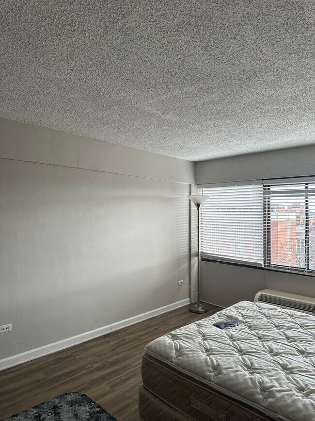 Foto del edificio - University Towers Unit 601: Studio Apartment ready for AUGUST 2026 move in! $1200 per Month