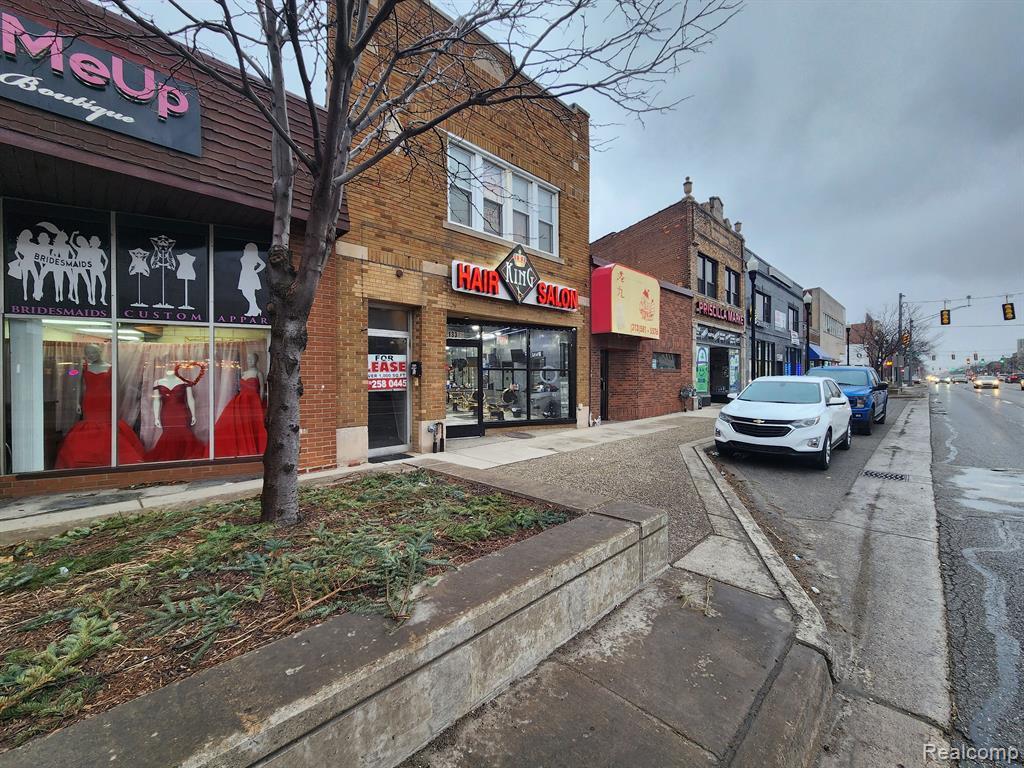 Primary Photo - 13333 Michigan Ave