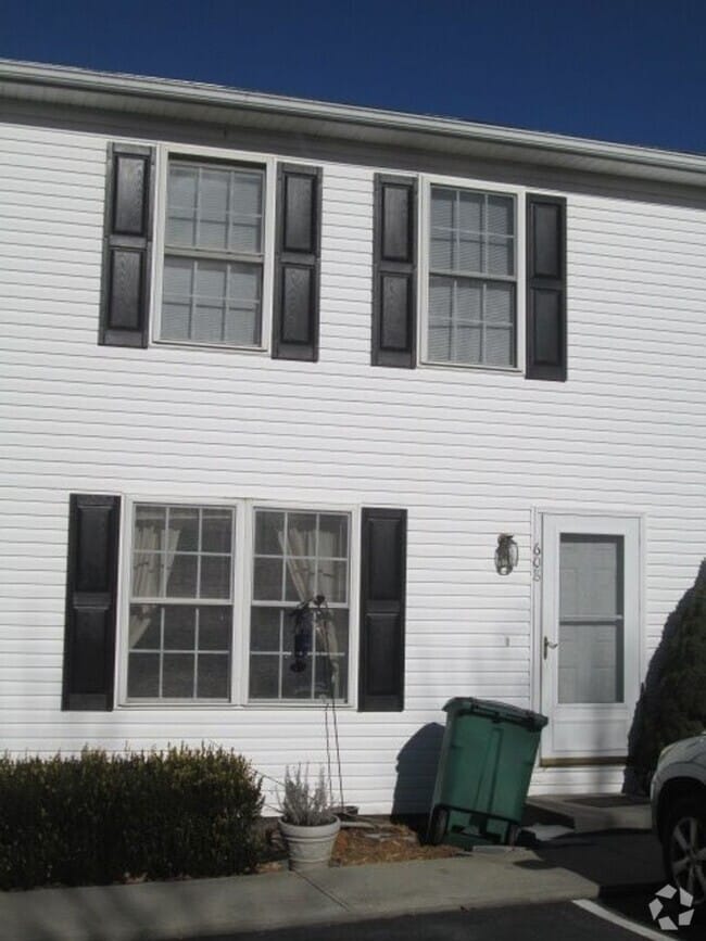 Building Photo - 608 Stone St