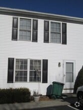 Building Photo - 608 Stone St