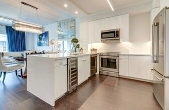 Building Photo - Cirque Residences
