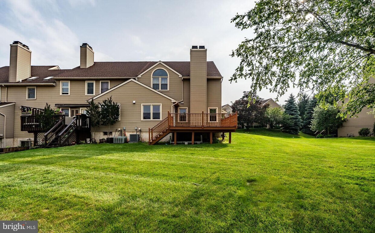 Primary Photo - 1142 Kipling Ct