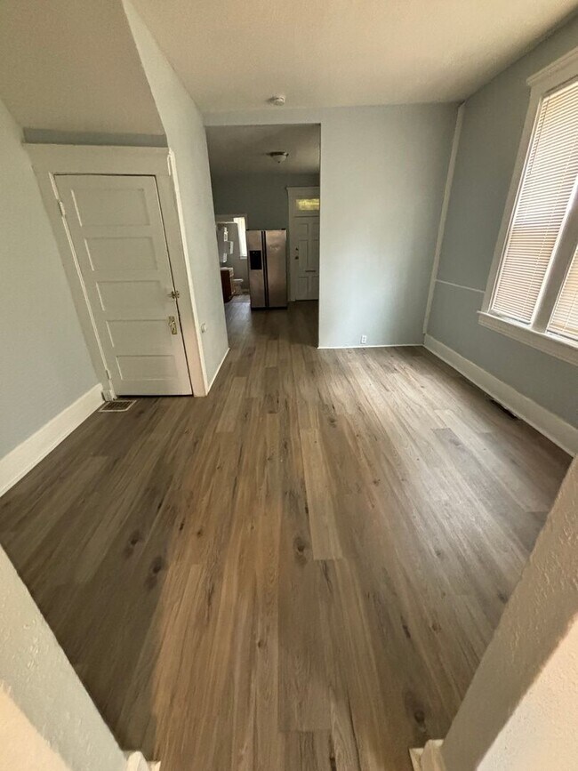 Foto del edificio - 2BD / 1BA Duplex