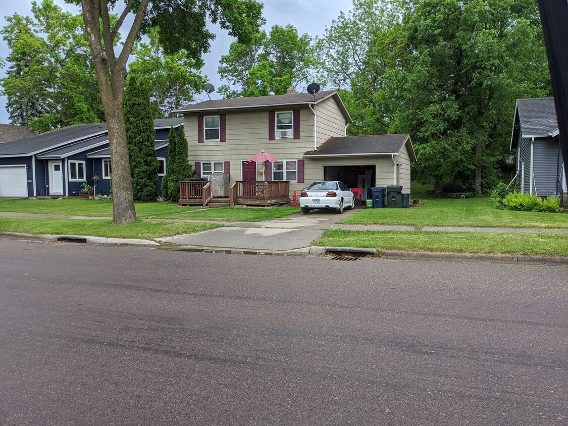 Primary Photo - 209 W Channing Ave