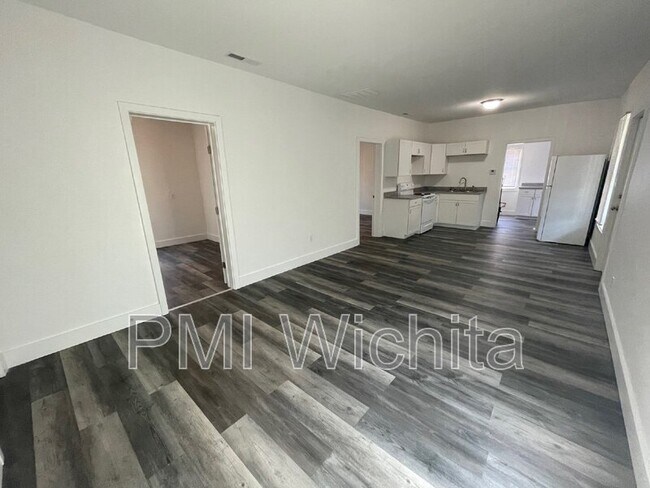 Foto del edificio - 206 N Ash St