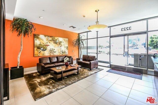 Foto del edificio - 3223 W 6th St