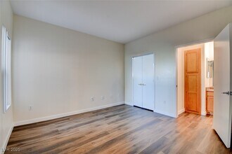 Building Photo - 7255 W Sunset Rd