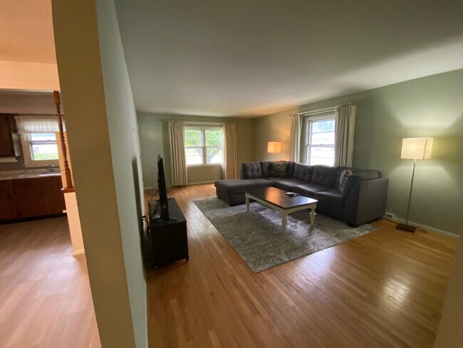Foto del edificio - 56 Locksley Ln
