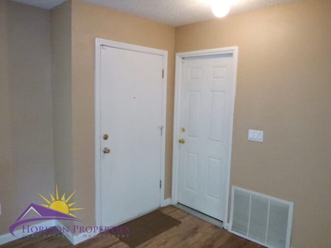 Building Photo - 3 Bed 2 Bath 1,317sqft Citrus Heights Home in Wildwood Estates