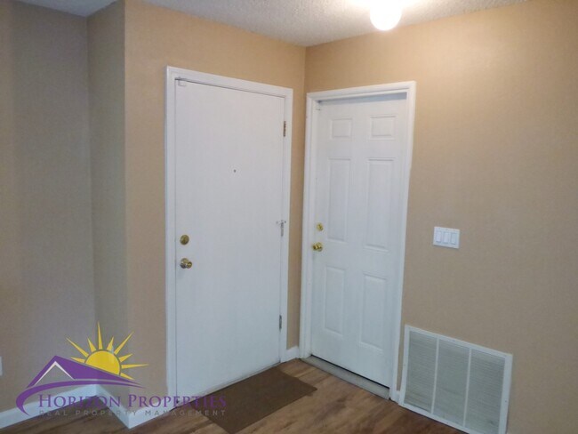 Foto del edificio - 3 Bed 2 Bath 1,317sqft Citrus Heights Home in Wildwood Estates