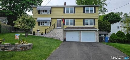 Building Photo - 14 Cadwell Ct