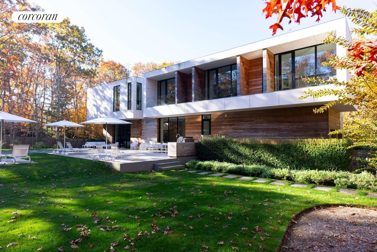 Foto principal - 460 Water Mill Towd Rd
