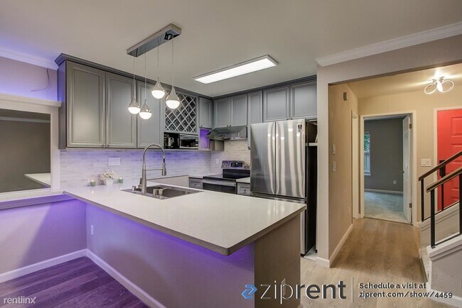 Building Photo - 3 br, 2 bath Townhome - 1639 10th Street, ...