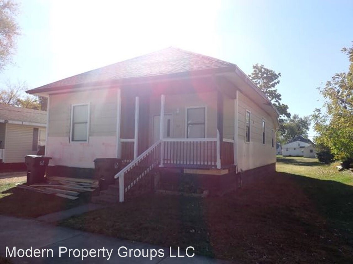 Primary Photo - 2 br, 1 bath House - 414 Morehead St.