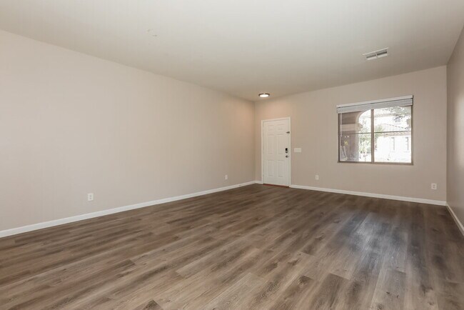 Foto del edificio - 4515 E Oxford Ln