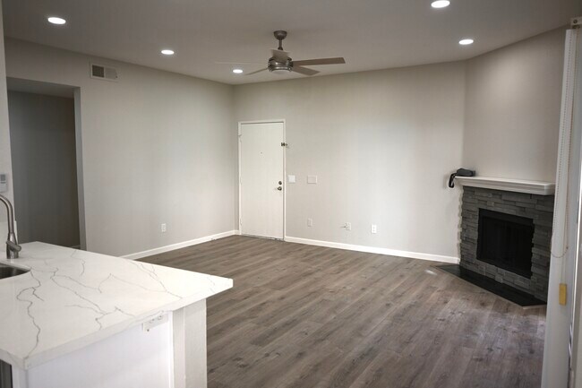 Building Photo - 17161 Alva Rd