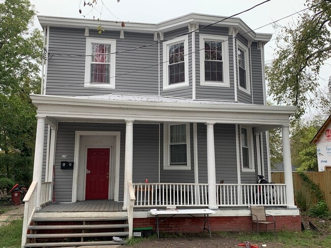 Building Photo - 1231 W Washington St