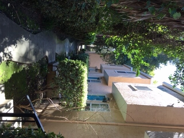 De entrada privado - 321 T St