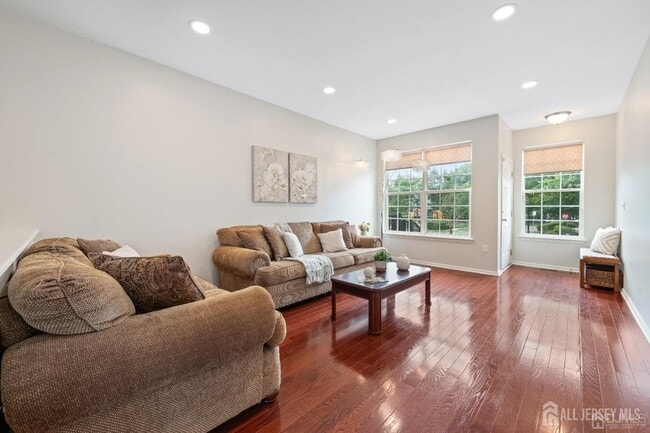 Foto del edificio - 2456 Canterbury Ln