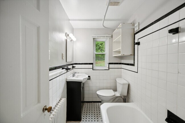 Foto del edificio - 4504 Guilford Rd