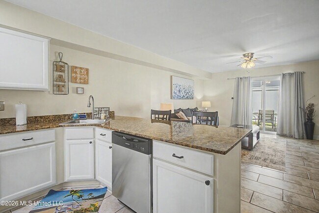 Foto del edificio - 1664 Beach Blvd