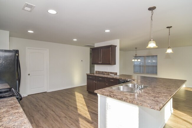 Foto del edificio - 111 Winstead Cir