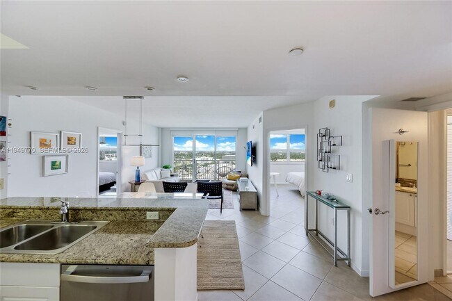 Building Photo - 19501 W Country Club Dr