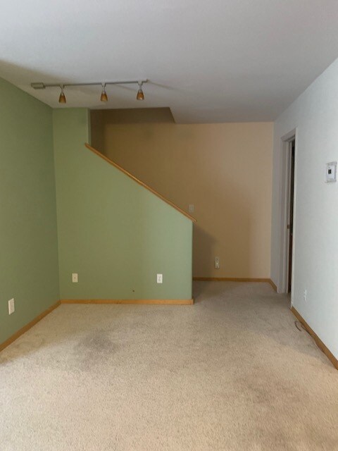 Building Photo - 67 Sunridge Ln