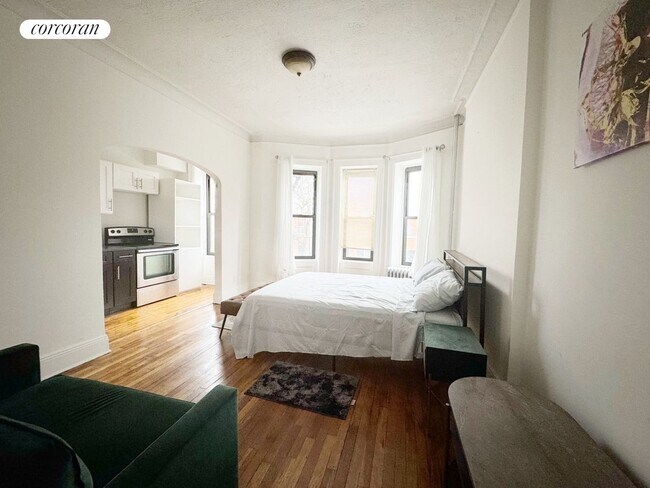 Building Photo - 2 MacDonough St