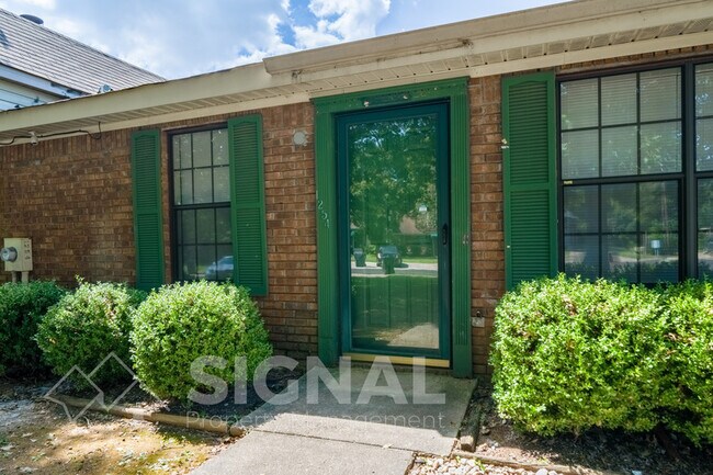Building Photo - 1254 Magnolia Pl