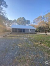 Building Photo - 7600 Pond Dr