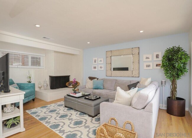 Building Photo - 211 Ocean St