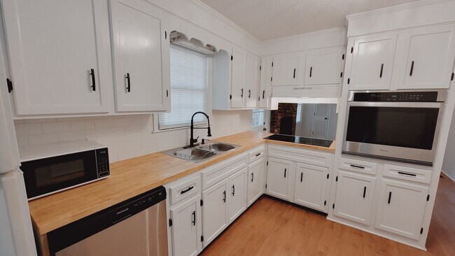 Building Photo - 2233 Old 96 Indian Trail