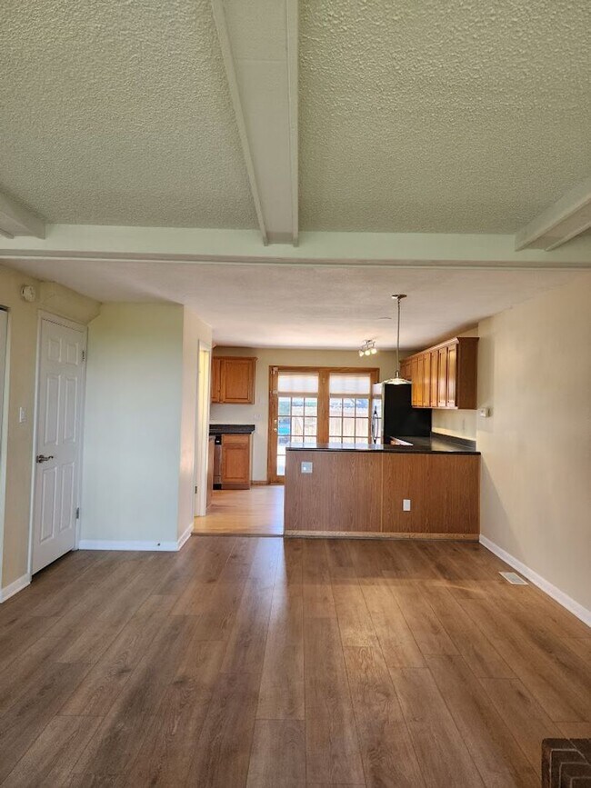 Foto del edificio - Long Realty & Property Management - Great ...