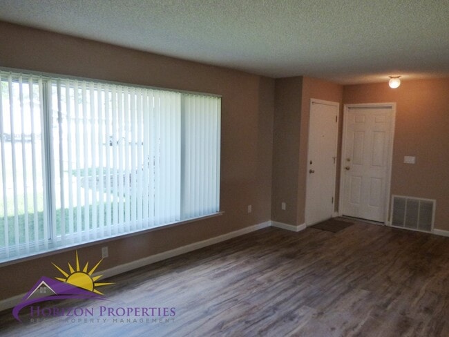 Building Photo - 7928 Garry Oak Dr