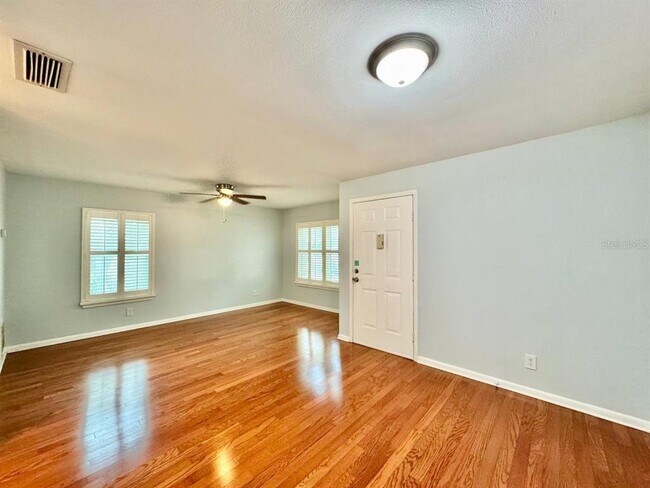 Foto del edificio - 5440 S MacDill Ave