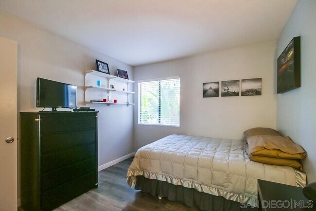 Foto del edificio - 9342 Twin Trails Dr. #102