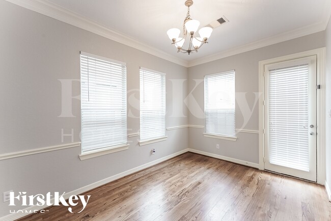 Building Photo - 3215 Holly Thicket Dr