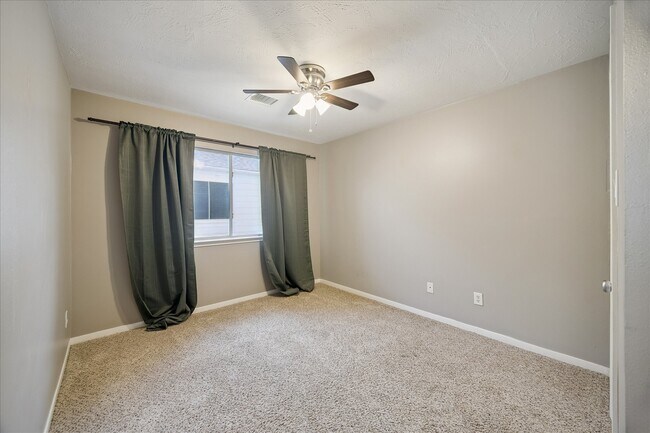 Foto del edificio - 7403 Hollister Ridge