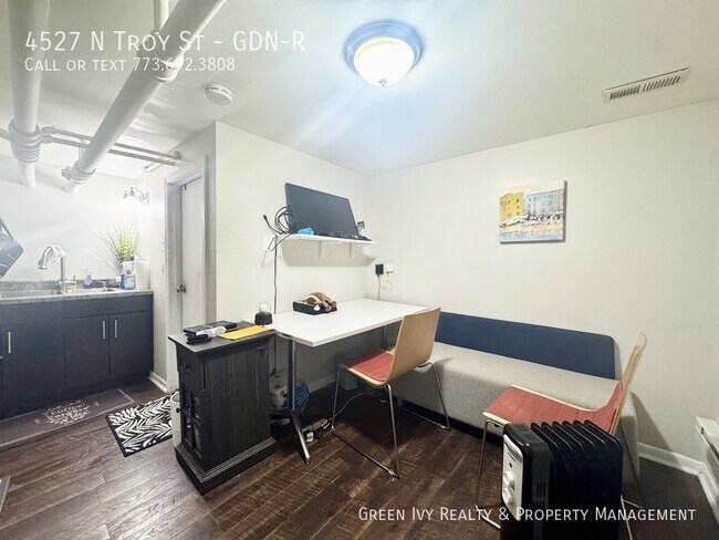 Foto del edificio - 4527 N Troy St
